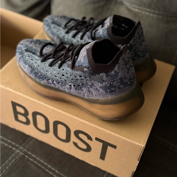 Adidas Men's Yeezy boost 380 - Picture 1 of 4